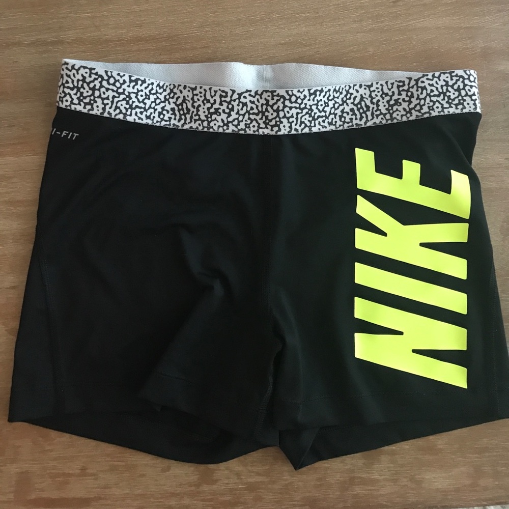 Nike pro short